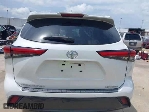 2023 Toyota Highlander L with VIN 5TDKDRAH4PS032141, listed as a IAAI auction lot 42476982 with 24,327 mi miles and . Bid and sale history available at DreamBid. Image 17.