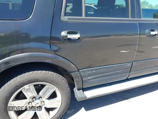 2007 Ford Expedition Limited with VIN 1FMFU19567LA52692, listed as a IAAI auction lot 41823596 with 195,673 mi miles. Bid and sale history available at carsss.com. Image 6.