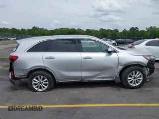 2019 Kia Sorento L z VIN 5XYPG4A36KG593306, wystawiony jako IAAI lot #42084345 z przebiegiem 115 241 mil mil oraz . Historia ofert i sprzedaży dostępna na DreamBid. Obrazek 14.