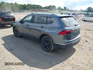 2022 Volkswagen Tiguan SE с VIN 3VV3B7AX1NM166528, выставлен на аукционе IAAI как лот 42723213 с пробегом 85 173 миль миль и . История ставок и продаж доступна на DreamBid. Изображение 3.