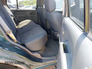 2002 Nissan Xterra XE with VIN 5N1DD28T22C554671, listed as a IAAI auction lot 41985730 with 163,404 mi miles and . Bid and sale history available at DreamBid. Image 8.
