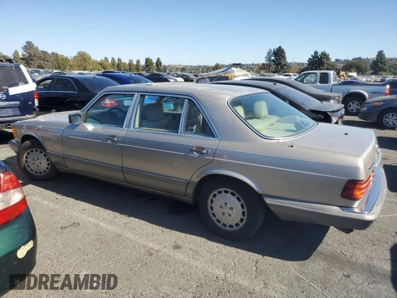 1988 Mercedes-Benz 560 with VIN WDBCA39D7JA400066, listed as a Copart auction lot 73396074 with 178,343 mi miles and Clean Title. Bid and sale history available at DreamBid. Image 2.