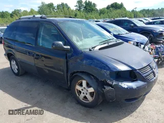 2005 Dodge Caravan SXT with VIN 1D4GP45R15B428358, listed as a IAAI auction lot 42781615 with 203,756 mi miles and . Bid and sale history available at DreamBid. Image 1.