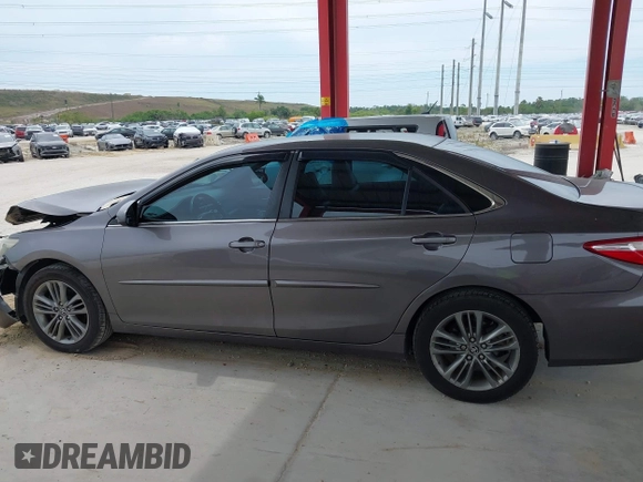 2017 Toyota Camry XLE with VIN 4T1BF1FK7HU317117, listed as a IAAI auction lot 41875591 with 98,658 mi miles. Bid and sale history available at carsss.com. Image 15.