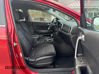 2021 Kia Sportage LX z VIN KNDPMCAC0M7906613, wystawiony jako Copart lot #75019704 z przebiegiem 183 811 mil mil oraz Czysty tytuł • Clean title. Historia ofert i sprzedaży dostępna na DreamBid. Obrazek 5.