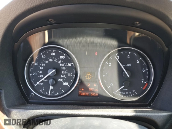 2008 BMW 3 Series 328i with VIN WBAVC57548NK78262, listed as a Copart auction lot 71132994 with 120,872 mi miles and Clean title. Bid and sale history available at DreamBid. Image 9.