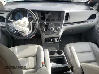 2017 Toyota Sienna XLE with VIN 5TDDZ3DC8HS179474, listed as a Copart auction lot 61262095 with Not provided miles and Salvage title. Bid and sale history available at DreamBid. Image 8.