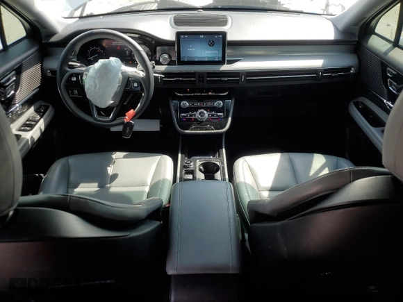 2022 Lincoln Corsair Standard z VIN 5LMCJ1C97NUL07152, wystawiony jako Copart lot #54485285 z przebiegiem 20 338 mil mil oraz Nie do naprawy • Non repairable. Historia ofert i sprzedaży dostępna na DreamBid. Obrazek 8.