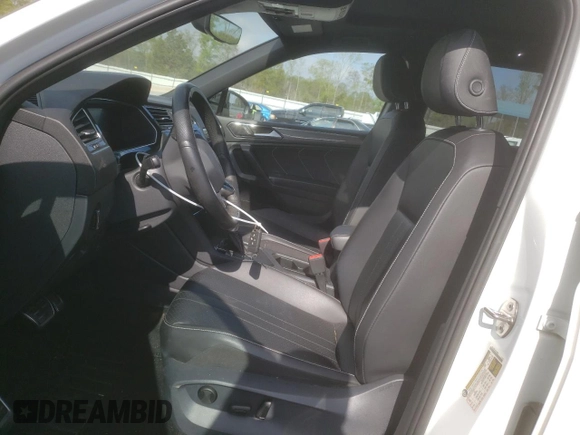 2022 Volkswagen Tiguan SE R-Line Black with VIN 3VVCB7AX8NM146180, listed as a Copart auction lot 51308985 with 49,198 mi miles and Salvage title. Bid and sale history available at DreamBid. Image 7.