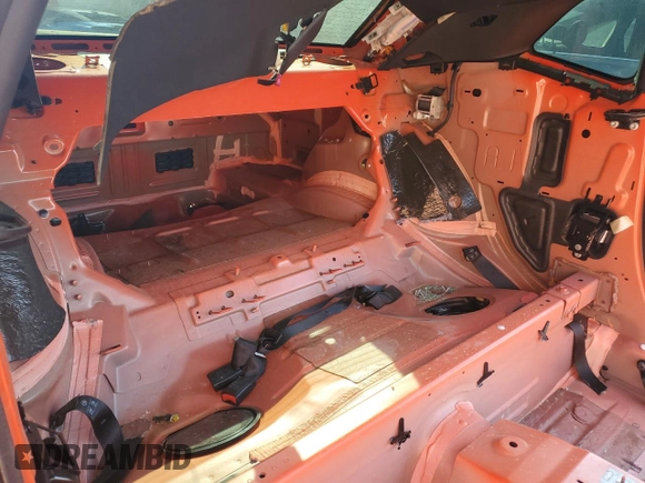 2016 Dodge Challenger R/T Scat Pack z VIN 2C3CDZFJ6GH331780, wystawiony jako Copart lot #53025175 z przebiegiem Nie podano mil oraz Nie do naprawy • Non repairable. Historia ofert i sprzedaży dostępna na DreamBid. Obrazek 10.