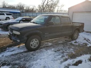 2003 Chevrolet S-10 LS with VIN 1GCDT13X03K116895, listed as a Copart auction lot 45236065 with 216,263 mi miles and Salvage Title. Bid and sale history available at carsss.com. Image 1.