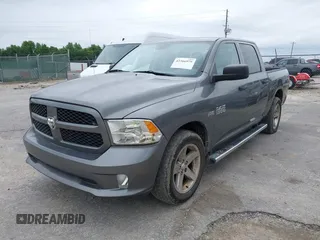2013 Ram 1500 Express z VIN 1C6RR6KT8DS532508, wystawiony jako IAAI lot #42366979 z przebiegiem 196 024 mil mil oraz . Historia ofert i sprzedaży dostępna na DreamBid. Obrazek 2.