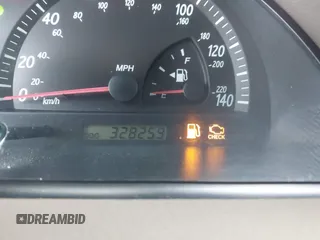 2002 Toyota Camry LE z VIN 4T1BE32K82U005531, wystawiony jako IAAI lot #41650283 z przebiegiem 328 259 mil mil oraz . Historia ofert i sprzedaży dostępna na DreamBid. Obrazek 16.