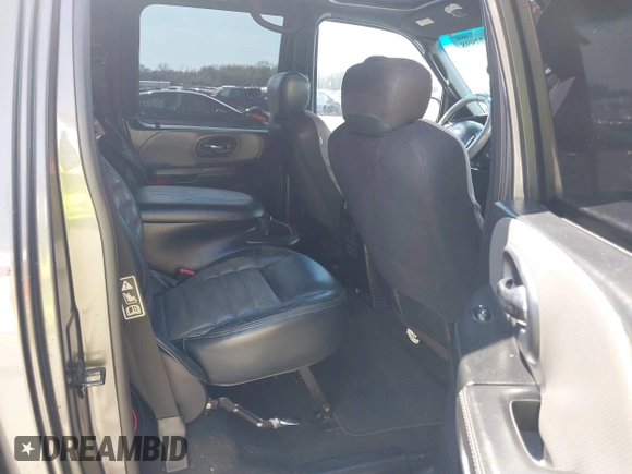 2002 Ford F-150 Harley Davidson with VIN 1FTRW07392KE11409, listed as a IAAI auction lot 41877998 with 148,476 mi miles. Bid and sale history available at carsss.com. Image 8.