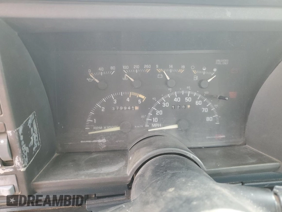1994 GMC Sierra 3500 z VIN 1GTGC34K0RE552892, wystawiony jako Copart lot #45672255 z przebiegiem 379 943 mil mil oraz Szkoda całkowita • Salvage title. Historia ofert i sprzedaży dostępna na DreamBid. Obrazek 9.