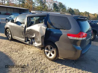2011 Toyota Sienna LE AAS with VIN 5TDKK3DC2BS070656, listed as a IAAI auction lot 41034261 with 259,239 mi miles. Bid and sale history available at carsss.com. Image 3.