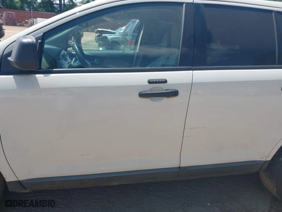 2011 Ford Edge SE with VIN 2FMDK3GC3BBA29499, listed as a IAAI auction lot 42071970 with 260,054 mi miles. Bid and sale history available at carsss.com. Image 6.
