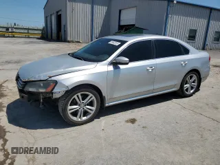 2014 Volkswagen Passat SEL Premium z VIN 1VWCN7A39EC072091, wystawiony jako Copart lot #61662015 z przebiegiem 188 992 mil mil oraz Czysty tytuł • Clean title. Historia ofert i sprzedaży dostępna na DreamBid. Obrazek 1.