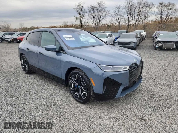 2024 BMW iX M60 z VIN WB533CF08RCR13397, wystawiony jako Copart lot #79058994 z przebiegiem 216 mil mil oraz Szkoda całkowita • Salvage title. Historia ofert i sprzedaży dostępna na DreamBid. Obrazek 3.