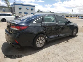 2018 Hyundai Sonata SE z VIN 5NPE24AF2JH690798, wystawiony jako Copart lot #57510685 z przebiegiem 49 717 mil mil oraz Szkoda całkowita • Salvage title. Historia ofert i sprzedaży dostępna na DreamBid. Obrazek 3.