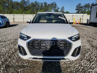 2024 Audi Q5 S line Premium Plus with VIN WA1EABFY9R2051407, listed as a Copart auction lot 52813105 with 10,212 mi miles and Salvage Title. Bid and sale history available at DreamBid. Image 5.