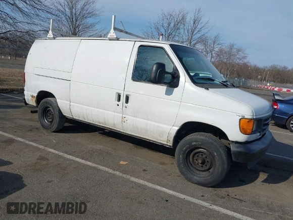 2005 Ford Econoline Cargo with VIN 1FTNE24LX5HA61971, listed as a IAAI auction lot 41748726 with Not Provided miles. Bid and sale history available at carsss.com. Image 1.