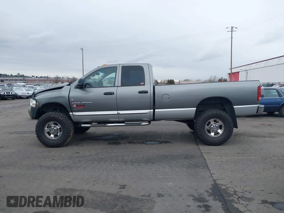 2005 Dodge 3500 SLT z VIN 3D7LS38C25G773780, wystawiony jako IAAI lot #41580108 z przebiegiem 195 662 mil mil oraz . Historia ofert i sprzedaży dostępna na DreamBid. Obrazek 14.