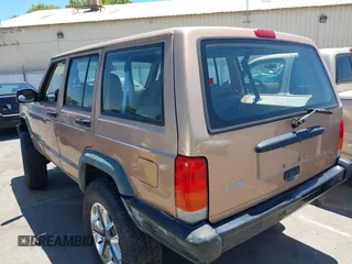 1999 Jeep Cherokee SE with VIN 1J4FF28S4XL592788, listed as a IAAI auction lot 42560002 with 189,258 mi miles and . Bid and sale history available at DreamBid. Image 3.