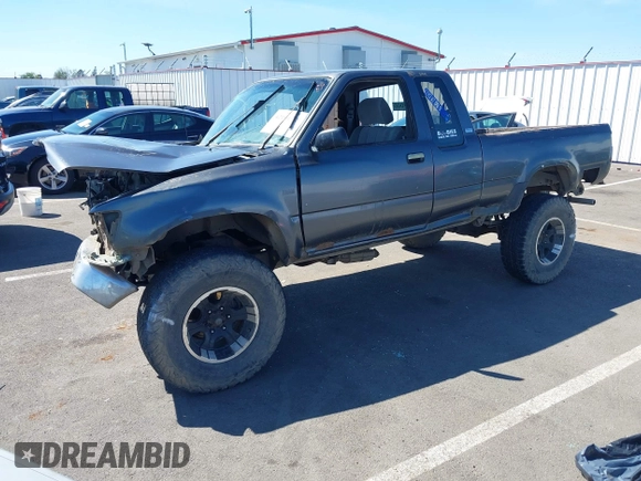 1990 Toyota Pickup SR5 z VIN JT4VN13G7L5019822, wystawiony jako IAAI lot #42194555 z przebiegiem 255 628 mil mil oraz . Historia ofert i sprzedaży dostępna na DreamBid. Obrazek 19.