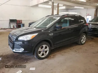 2013 Ford Escape SE z VIN 1FMCU9G90DUB31501, wystawiony jako Copart lot #59836285 z przebiegiem 153 971 mil mil oraz Czysty tytuł • Clean title. Historia ofert i sprzedaży dostępna na DreamBid. Obrazek 1.