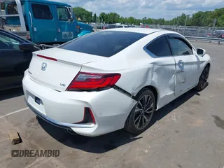 2017 Honda Accord EX-L z VIN 1HGCT2B86HA003754, wystawiony jako IAAI lot #42179062 z przebiegiem 33 689 mil mil oraz . Historia ofert i sprzedaży dostępna na DreamBid. Obrazek 4.