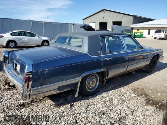 1992 Cadillac Brougham z VIN 1G6DW54E7NR707492, wystawiony jako Copart lot #79950214 z przebiegiem 263 624 mil mil oraz Tytuł czysty. Historia ofert i sprzedaży dostępna na DreamBid. Obrazek 3.