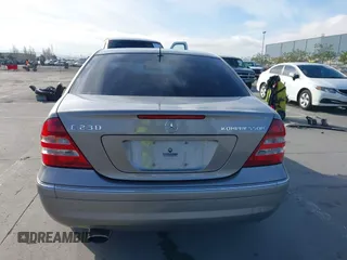 2005 Mercedes-Benz C 230 Kompressor with VIN WDBRF40J25A774109, listed as a IAAI auction lot 42010040 with 39,511 mi miles and . Bid and sale history available at DreamBid. Image 17.