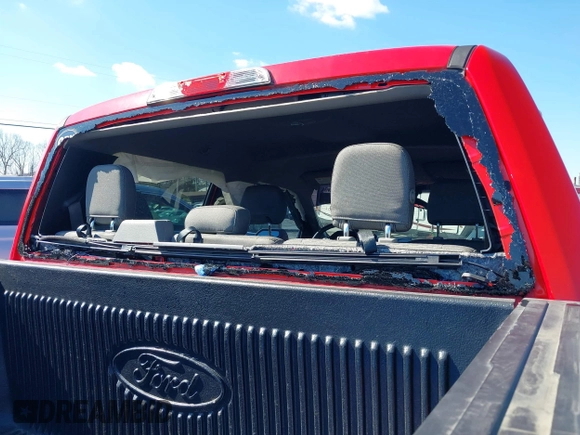 2015 Ford F-150 XLT with VIN 1FTEW1EG4FFA52284, listed as a IAAI auction lot 41894358 with 106,170 mi miles and . Bid and sale history available at carsss.com. Image 18.