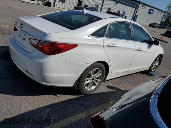 2013 Hyundai Sonata GLS z VIN 5NPEB4AC1DH762455, wystawiony jako Copart lot #56023415 z przebiegiem 176 308 mil mil oraz Czysty tytuł • Clean title. Historia ofert i sprzedaży dostępna na DreamBid. Obrazek 3.