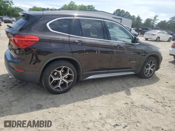 2017 BMW X1 xDrive28i z VIN WBXHT3C39H5F72979, wystawiony jako Copart lot #56003625 z przebiegiem 101 184 mil mil oraz Szkoda całkowita • Salvage title. Historia ofert i sprzedaży dostępna na DreamBid. Obrazek 3.