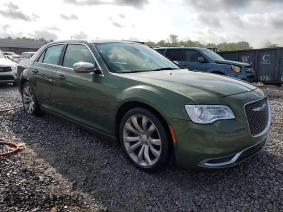 2018 Chrysler 300 Touring L z VIN 2C3CCAAG4JH340405, wystawiony jako Copart lot #55503225 z przebiegiem Nie podano mil oraz Szkody całkowita. Historia ofert i sprzedaży dostępna na DreamBid. Obrazek 4.