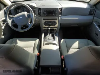 2007 Jeep Grand Cherokee Laredo with VIN 1J8GR48K57C620488, listed as a Copart auction lot 49929195 with 178,461 mi miles and Salvage Title. Bid and sale history available at carsss.com. Image 8.