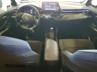 2022 Toyota C-HR XLE z VIN NMTKHMBX3NR146382, wystawiony jako Copart lot #55765105 z przebiegiem 32 052 mil mil oraz Szkoda całkowita • Salvage title. Historia ofert i sprzedaży dostępna na DreamBid. Obrazek 8.