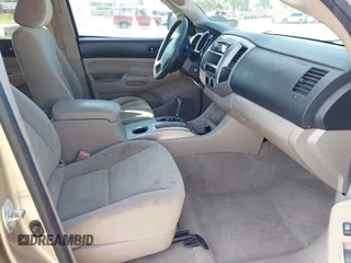 2007 Toyota Tacoma PreRunner z VIN 3TMJU62N87M040287, wystawiony jako IAAI lot #42375199 z przebiegiem 403 876 mil mil oraz . Historia ofert i sprzedaży dostępna na DreamBid. Obrazek 5.