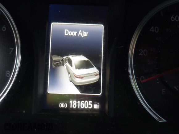 2015 Toyota Camry XLE with VIN 4T1BF1FK9FU098724, listed as a IAAI auction lot 42190809 with 181,605 mi miles and . Bid and sale history available at DreamBid. Image 15.