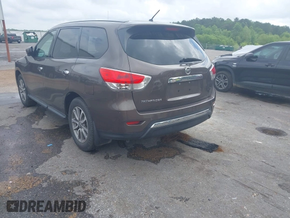 2015 Nissan Pathfinder S with VIN 5N1AR2MN0FC622662, listed as a IAAI auction lot 42116398 with 172,935 mi miles. Bid and sale history available at carsss.com. Image 3.