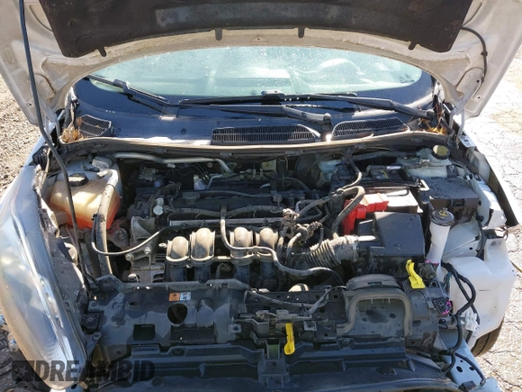 2015 Ford Fiesta SE with VIN 3FADP4BJXFM202690, listed as a IAAI auction lot 41993030 with 194,924 mi miles. Bid and sale history available at carsss.com. Image 10.