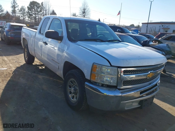 2013 Chevrolet Silverado 1500 LT with VIN 1GCRCSEA4DZ325537, listed as a IAAI auction lot 41405635 with 182,285 mi miles. Bid and sale history available at carsss.com. Image 1.