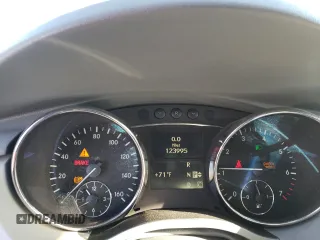 2010 Mercedes-Benz R 350 with VIN 4JGCB6FE4AA107654, listed as a Copart auction lot 77568694 with 123,995 mi miles and Salvage Title. Bid and sale history available at carsss.com. Image 9.
