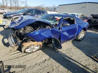 2013 Ford Mustang V6 with VIN 1ZVBP8AM5D5281867, listed as a Copart auction lot 44322545 with 0 mi miles and Salvage Title. Bid and sale history available at carsss.com. Image 1.