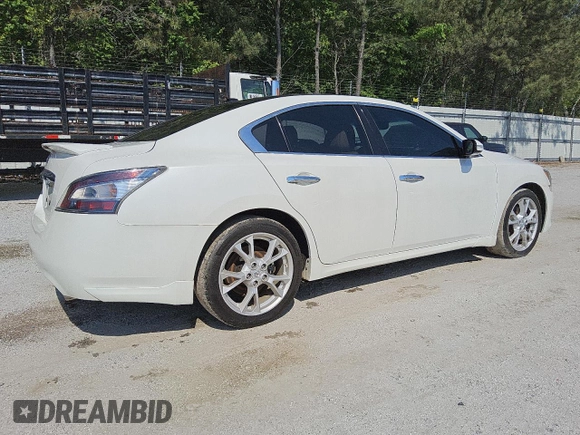 2014 Nissan Maxima SV z VIN 1N4AA5AP3EC443555, wystawiony jako Copart lot #52019515 z przebiegiem 117 521 mil mil oraz Czysty tytuł • Clean title. Historia ofert i sprzedaży dostępna na DreamBid. Obrazek 3.