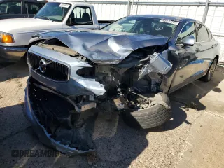 2018 Volvo S90 Momentum with VIN LVY102AK4JP057142, listed as a Copart auction lot 77580134 with 86,809 mi miles and Clean Title. Bid and sale history available at carsss.com. Image 1.