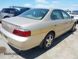 2002 Acura TL with VIN 19UUA56682A035052, listed as a IAAI auction lot 42125800 with 173,037 mi miles. Bid and sale history available at carsss.com. Image 4.