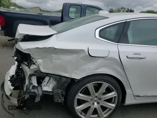 2017 Volvo S90 Inscription с VIN YV1A22ML9H1008614, выставлен на аукционе Copart как лот 55606895 с пробегом 43 242 миль миль и Списание • Salvage title. История ставок и продаж доступна на DreamBid. Изображение 13.